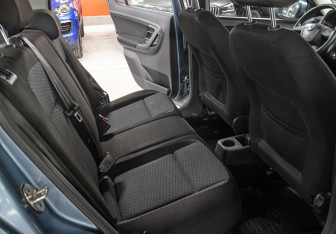 Подержанный автомобиль Skoda Fabia Hatchback 2011 года (10 фото)