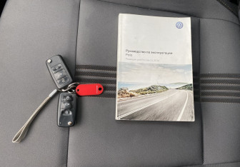 Подержанный автомобиль Volkswagen Polo Sedan 2016 года (11 фото)