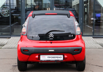 Подержанный автомобиль Citroen C1 2010 года (5 фото)