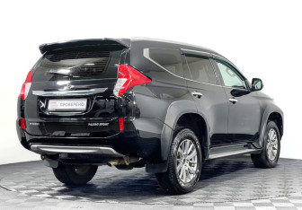 Подержанный автомобиль Mitsubishi Pajero Sport 2019 года (5 фото)