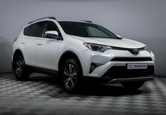 Подержанный автомобиль Toyota RAV4 2015 года (3 фото)