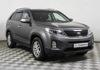 Подержанный автомобиль Kia Sorento 2015 года (2 фото)