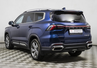 Подержанный автомобиль Geely Okavango 2023 года (7 фото)