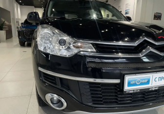 Подержанный автомобиль Citroen C-Crosser 2011 года (9 фото)