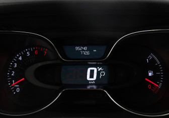 Подержанный автомобиль Renault Kaptur 2017 года (10 фото)