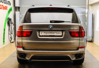 Подержанный автомобиль BMW X5 2012 года (5 фото)