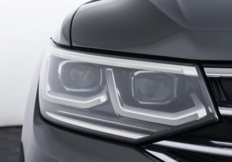 Подержанный автомобиль Volkswagen Tiguan 2021 года (19 фото)
