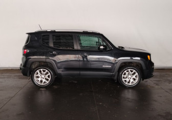 Подержанный автомобиль Jeep Renegade 2015 года (8 фото)