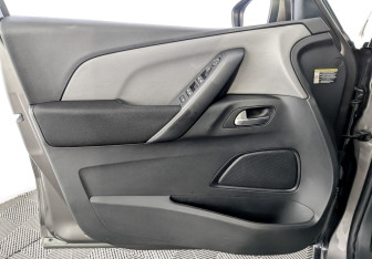 Подержанный автомобиль Citroen C4 Picasso 2016 года (19 фото)