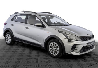 Подержанный автомобиль Kia Rio Hatchback 2021 года (3 фото)