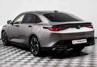 Подержанный автомобиль Changan Lamore 2023 года (7 фото)