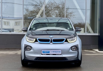 Подержанный автомобиль BMW i3 2017 года (2 фото)