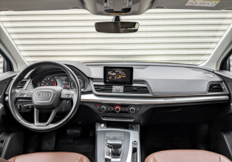 Подержанный автомобиль Audi Q5 2018 года (15 фото)