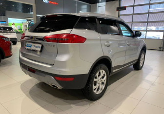 Подержанный автомобиль Geely Atlas 2021 года (4 фото)