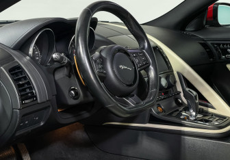 Подержанный автомобиль Jaguar F-Type Coupe 2015 года (10 фото)