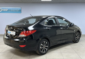 Подержанный автомобиль Hyundai Solaris Sedan 2013 года (5 фото)