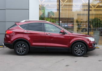 Подержанный автомобиль FAW Besturn X80 2017 года (4 фото)