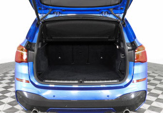 Подержанный автомобиль BMW X1 2016 года (9 фото)