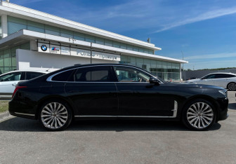 Подержанный автомобиль Hongqi H9 2023 года (4 фото)