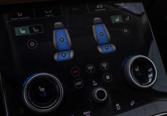 Подержанный автомобиль Land Rover Range Rover Velar 2017 года (24 фото)