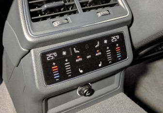 Подержанный автомобиль Audi A6 Sedan 2018 года (25 фото)