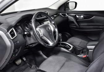 Подержанный автомобиль Nissan Qashqai 2017 года (12 фото)