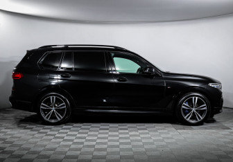 Подержанный автомобиль BMW X7 2020 года (4 фото)