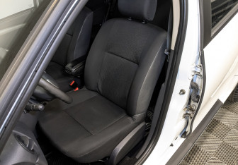 Подержанный автомобиль Nissan Terrano 2015 года (20 фото)