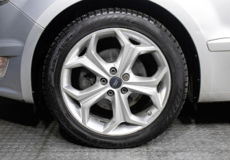 Подержанный автомобиль Ford Galaxy 2014 года (26 фото)