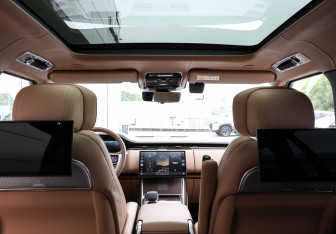 Подержанный автомобиль Land Rover Range Rover 2025 года (27 фото)