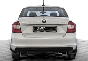 Подержанный автомобиль Skoda Rapid Liftback 2019 года (6 фото)