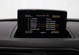 Подержанный автомобиль Audi Q3 2017 года (20 фото)