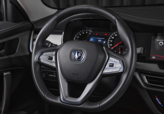 Подержанный автомобиль Changan CS35PLUS 2020 года (12 фото)