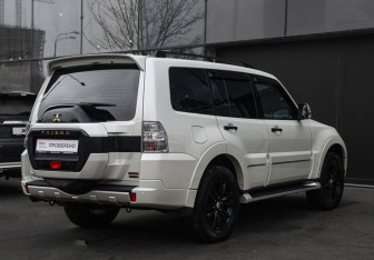 Подержанный автомобиль Mitsubishi Pajero 2019 года (5 фото)