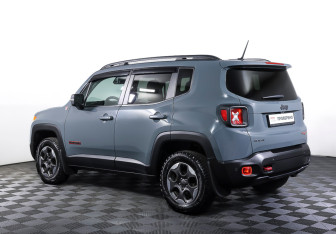Подержанный автомобиль Jeep Renegade 2016 года (7 фото)