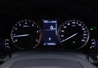 Подержанный автомобиль Lexus NX 2018 года (12 фото)