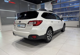 Подержанный автомобиль Subaru Outback Wagon 2017 года (4 фото)