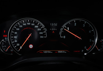 Подержанный автомобиль BMW X3 2018 года (16 фото)