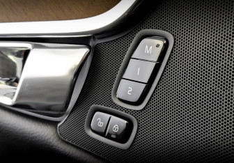 Подержанный автомобиль Volvo S90 2019 года (22 фото)