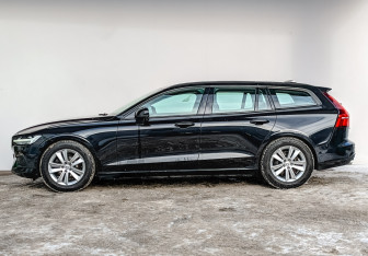Подержанный автомобиль Volvo V60 2020 года (8 фото)