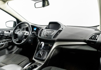 Подержанный автомобиль Ford Kuga 2016 года (5 фото)