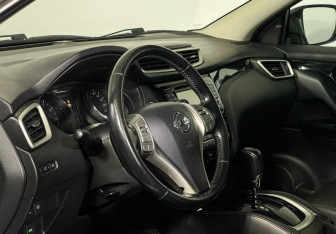 Подержанный автомобиль Nissan Qashqai 2014 года (13 фото)