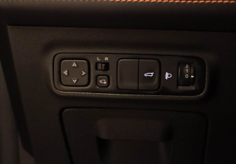 Подержанный автомобиль Changan UNI-K 2023 года (13 фото)