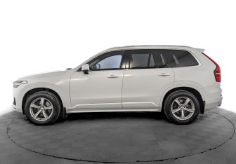 Подержанный автомобиль Volvo XC90 2019 года (8 фото)