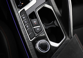 Подержанный автомобиль Geely Tugella 2022 года (17 фото)