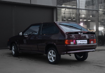 Подержанный автомобиль LADA (ВАЗ) 2113 2010 года (7 фото)