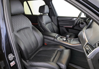 Подержанный автомобиль BMW X5 2020 года (24 фото)