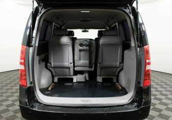 Подержанный автомобиль Hyundai Grand Starex 2014 года (12 фото)