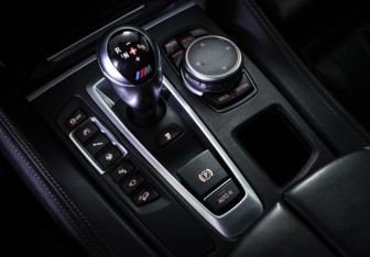 Подержанный автомобиль BMW X5 M 2015 года (19 фото)