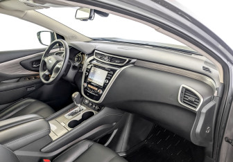 Подержанный автомобиль Nissan Murano Suv 2022 года (11 фото)